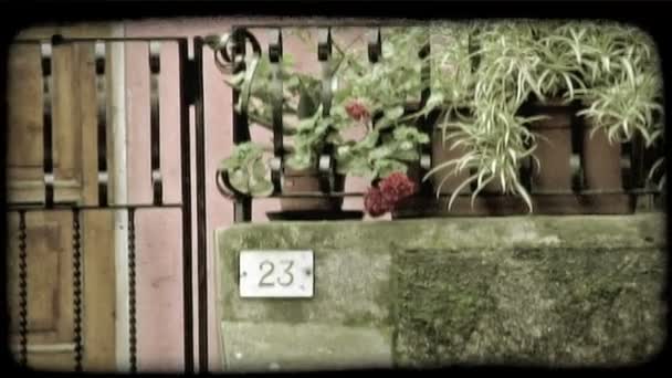 Tiro Cierre Número Casa Italiana Vintage Clip Vídeo Estilizado — Vídeo de stock