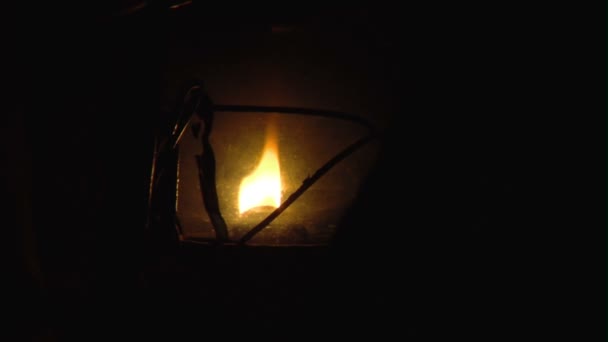 黑暗中灯笼的特写镜头 — 图库视频影像