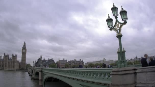 London Anglia Október 2011 Helyhez Kötött Nézet Azonosítatlan Emberek Cross — Stock videók