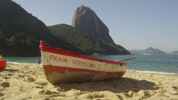 Rio Janeiro Brasilien Juni 2013 Einzelangeln Skiff Bemalt Mit Praia — Stockvideo