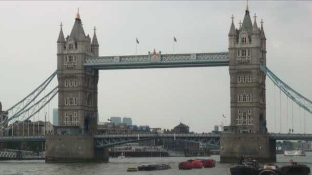 Tiro Ponte Torre Sobre Rio Tâmisa Londres — Vídeo de Stock