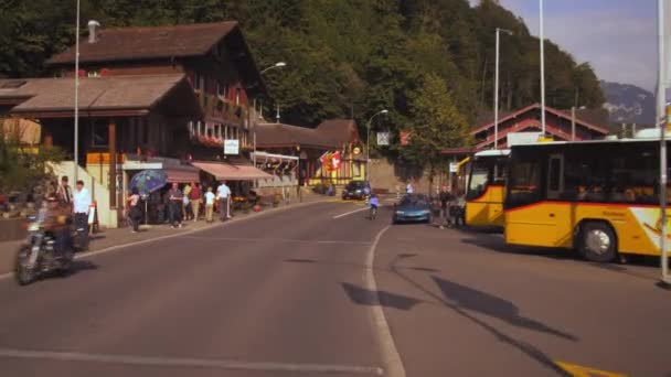 Panorámafelvétel Lövés Történelmi Rothorn Pajta Mellett Található Svájci Alpok Háttérben — Stock videók