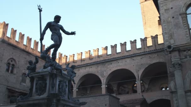 Середній Широкий Вистрілив Статуї Plaza Болоньї Італія — стокове відео
