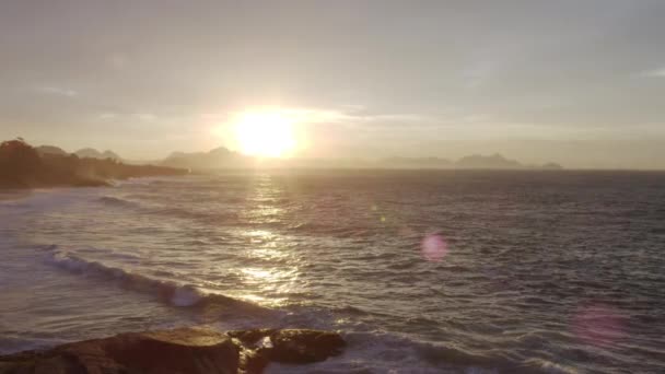 Egy Statikus Lövés Hullámok Ipanema Beach Egy Naplemente Alatt Rio — Stock videók