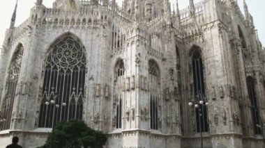 Geniş çekim eski Katedrali, Milano, İtalya.