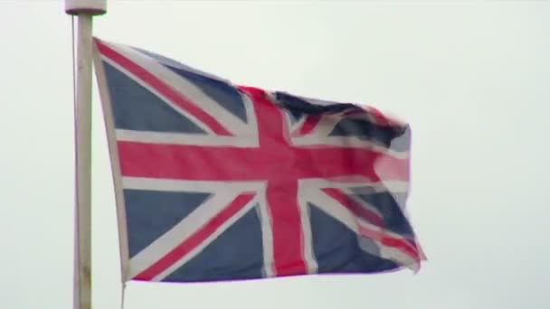 Nærbilde Det Britiske Flagget Union Jack Vinket Vinden Toppen Flaggstang – stockvideo
