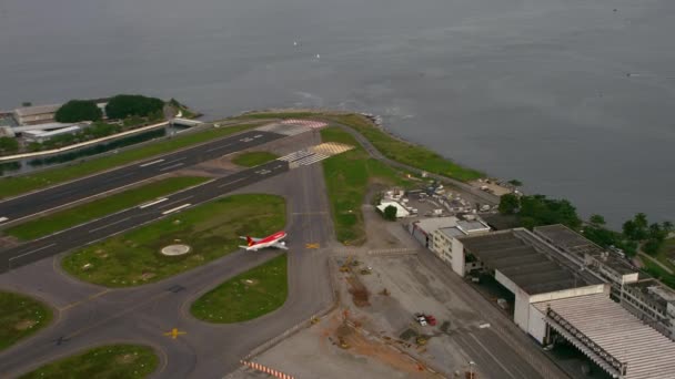 Luftaufnahmen Vom Flughafen Rio Janeiro Brasilien Der Atlantische Ozean Und — Stockvideo