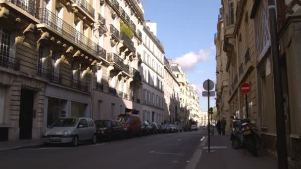 Shot Ulice Obklopené Apartmány Paříži — Stock video