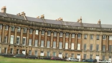 Bath, İngiltere'de Royal Crescent Panoraması evler.