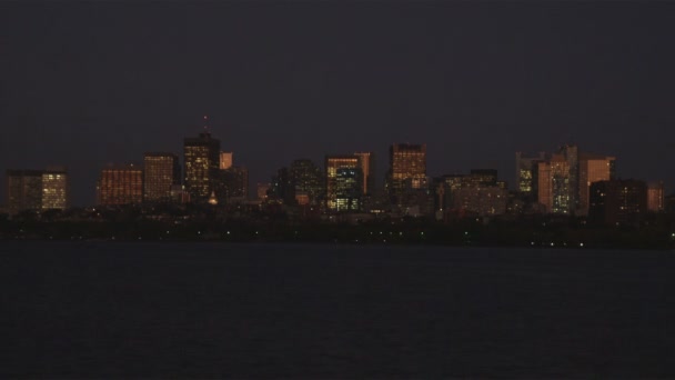 Långt Skott Boston Från Över Charles River Vid Solnedgången — Stockvideo