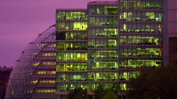 Una Toma Estacionaria Del Ayuntamiento Londres Forma Huevo Atardecer Con — Vídeo de stock