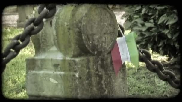Inclinazione Una Lapide Italiana Clip Video Stilizzato Vintage — Video Stock