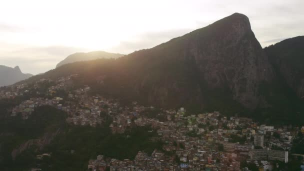 Rio Kıyı Kayalıklarla Havadan Görüntüleri Kaydırma Atlantik Okyanusu Mountinas Atış — Stok video