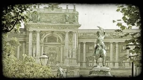 Shot Statue Front Building Vienna Vintage Stylized Video Clip — Stock Video