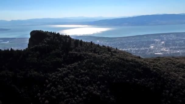 Ombre Aérienne Sommet Montagne Surplombant Vallée Dans Utah Lac Montagnes — Video