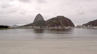 Atış Rio de Janeiro, Brezilya için kıyıdan Sugarloaf Dağı