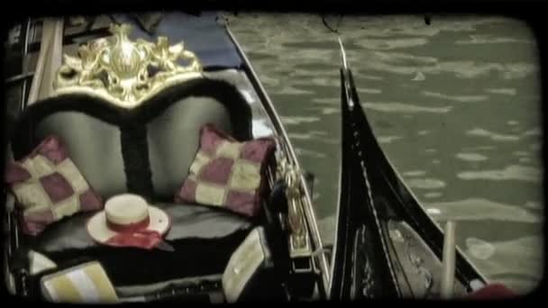 Skott Gondoler Knutna Till Kaj Venedig Vintage Stiliserade Videoklipp — Stockvideo