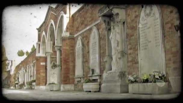 Una Panorámica Derecha Edificio Cementerio Italiano Vintage Clip Vídeo Estilizado — Vídeos de Stock