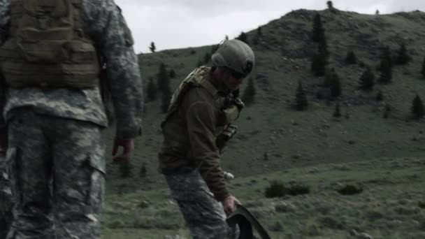 Lövés Katonák Mozgó Habarcs Rendszer Green Beret Egyesült Államok Hadsereg — Stock videók