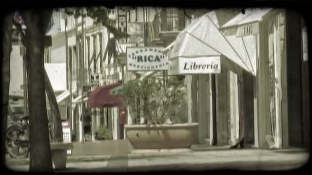 Снимок Итальянского Тротуара Выложенного Магазинами Винтажный Стилизованный Видеоклип — стоковое видео