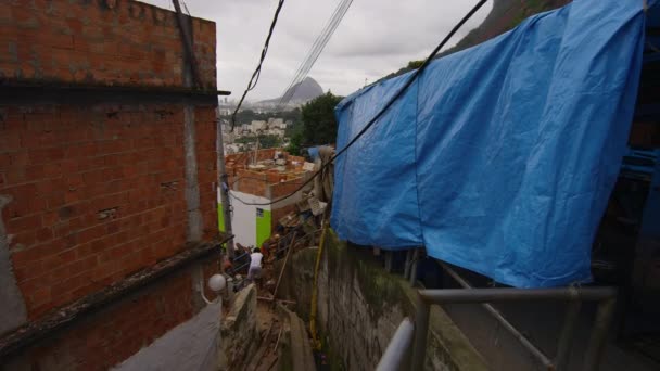 Lento Movimento Panning Tiro Uma Favela Tomada Com Uma Câmera — Vídeo de Stock