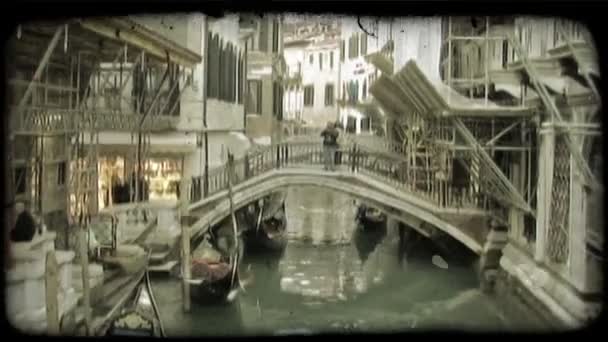 Venice Italy Circa May 2012 People Walk Bridge Canal Venice — стоковое видео