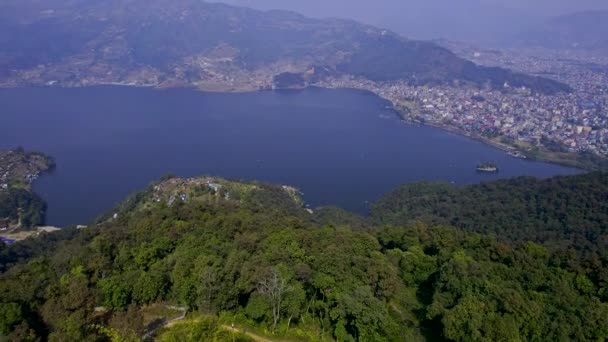 View Phewa Lake Flying Backwards World Peace Pagoda Hilltop Pokhara — Video