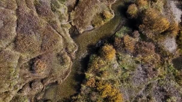 Vista Aérea Del Arroyo Que Fluye Través Del Desierto Utah — Vídeo de stock