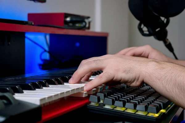 Side View Closeup Male Caucasian Hands Playing Electric Piano Home — 스톡 사진