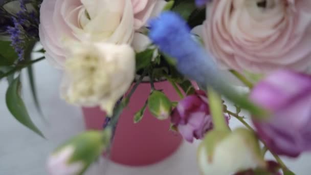 送给心爱的人的一束鲜花 — 图库视频影像