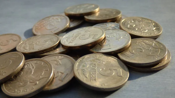 Ülkelerin bozuk para ve sikke yığınları