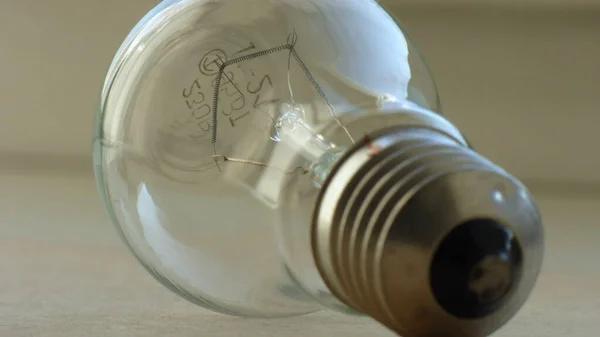 Электрическая Лампа Накаливания Отбрасывает Тень Текстурированную Поверхность — стоковое фото