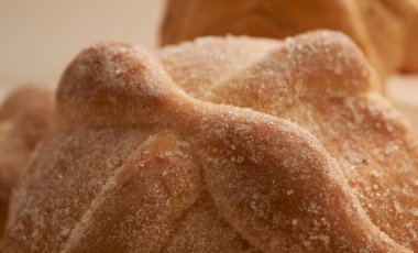 Lezzetli geleneksel Meksika ekmeği Ölüler gününü kutlamak için