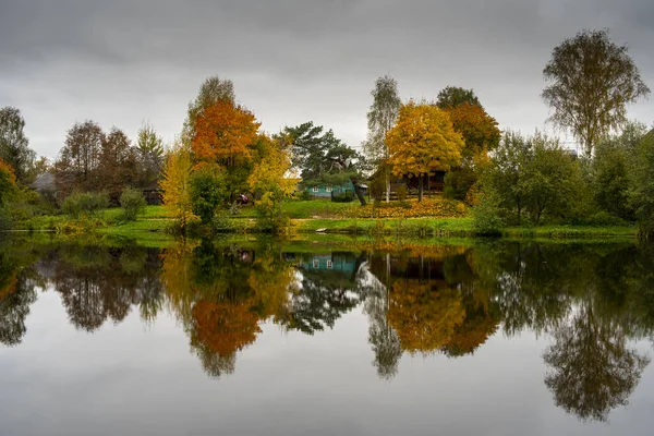 House Countryside Village Pond Great Place Relax Beautiful Autumn Landscape — Stock Photo, Image