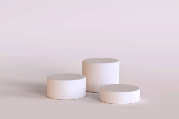 Üç beyaz podyumun 3D görüntüsü. Kozmetik veya ürün sunum şablonu için minimalist bir sahne. Prim ve lüks reklamlar için bokeh ışıkları olan farklı kaideler ya da platformlar. Boşluk alanı