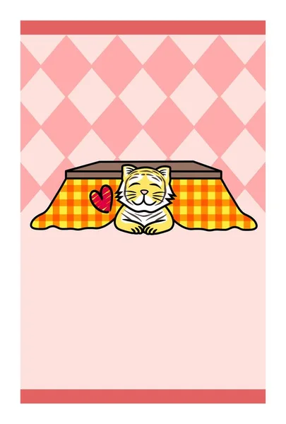 Pembe arka planda kotatsu altında uzanmış elmas şekilli bir kaplan. Kotatsu bir Japon kış mobilyası..