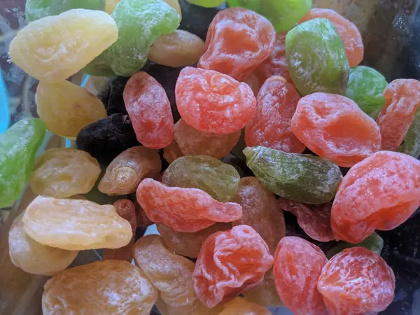 Kavanozda renkli şekerleme