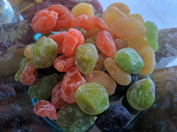 Kavanozda renkli şekerleme