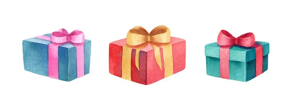 Beyaz arka planda izole edilmiş suluboya parlak el çizimleri. Yeşil, mavi, kırmızı hediyeler pembe, sarı, kırmızı fiyonklu. Yıl başı elementleri.