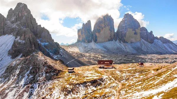 Lavaredo 'nun Üç Tepesi, Dreizinnenhtte - Refuge Antonio Locatelli, Dolomitler, İtalya