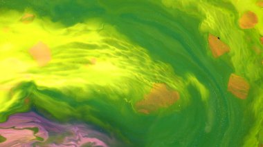 Sarı mavi turuncu yeşil boyalar suda çözünür.