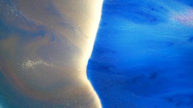 Soyut dokuda mavi boyalar, modaya uygun duvar kağıtları. Bir tasarım projesi için arka plan olarak davetiye veya tebrik kartları, el ilanları, posterler, sunumlar, ambalaj kağıdı