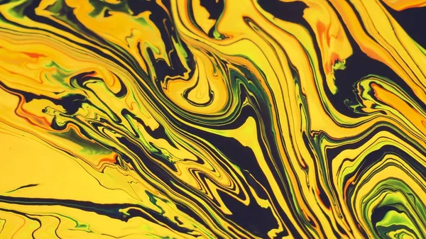 黄色のオレンジ 色は液体に浸かり 動きで撮影されました 抽象的な構成 — ストック写真