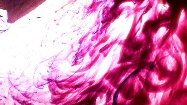 분홍색 잉크가물 속에서 배경으로 아크릴 잉크가물 속에서 소용돌이치고 — 스톡 사진