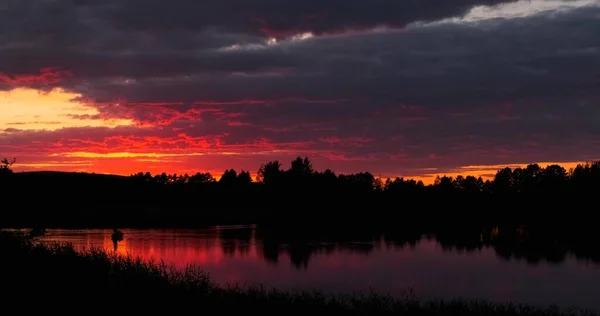 Sunset River Bank Natural Landscape Reflection Blue Sky Yellow Sunlight — Stock Photo, Image