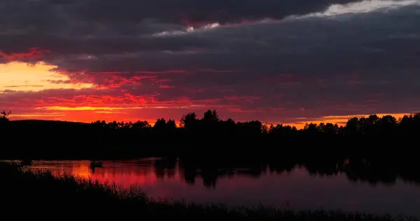 Sunset River Bank Natural Landscape Reflection Blue Sky Yellow Sunlight — Stock Photo, Image