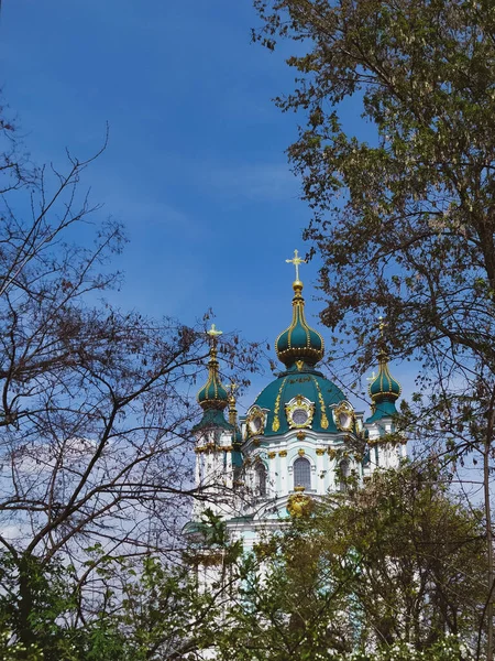 Andrew Church Kyiv Background Sky Trees Spring — стокове фото