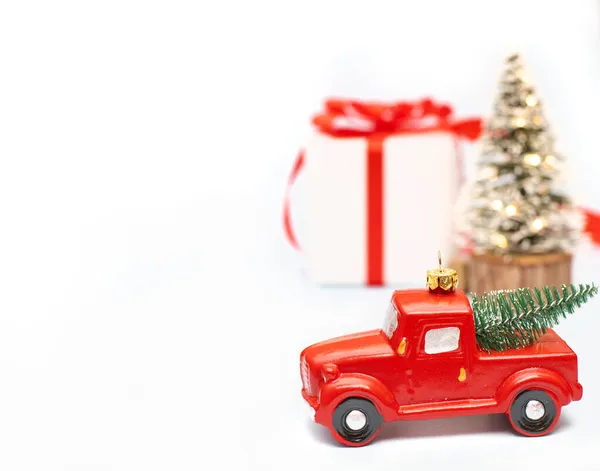 Boże Narodzenie Nowy Rok Tło Czerwonym Christmas Truck Boże Narodzenie — Zdjęcie stockowe