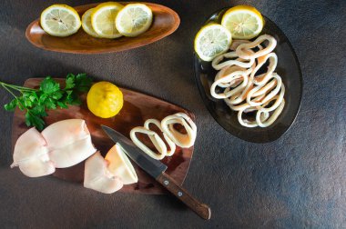 Pişmiş deniz ürünleri, haşlanmış mürekkep balığı, sağlıklı gıda konsepti.