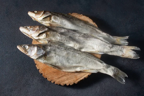 Kuru balık, nehir lezzetleri.